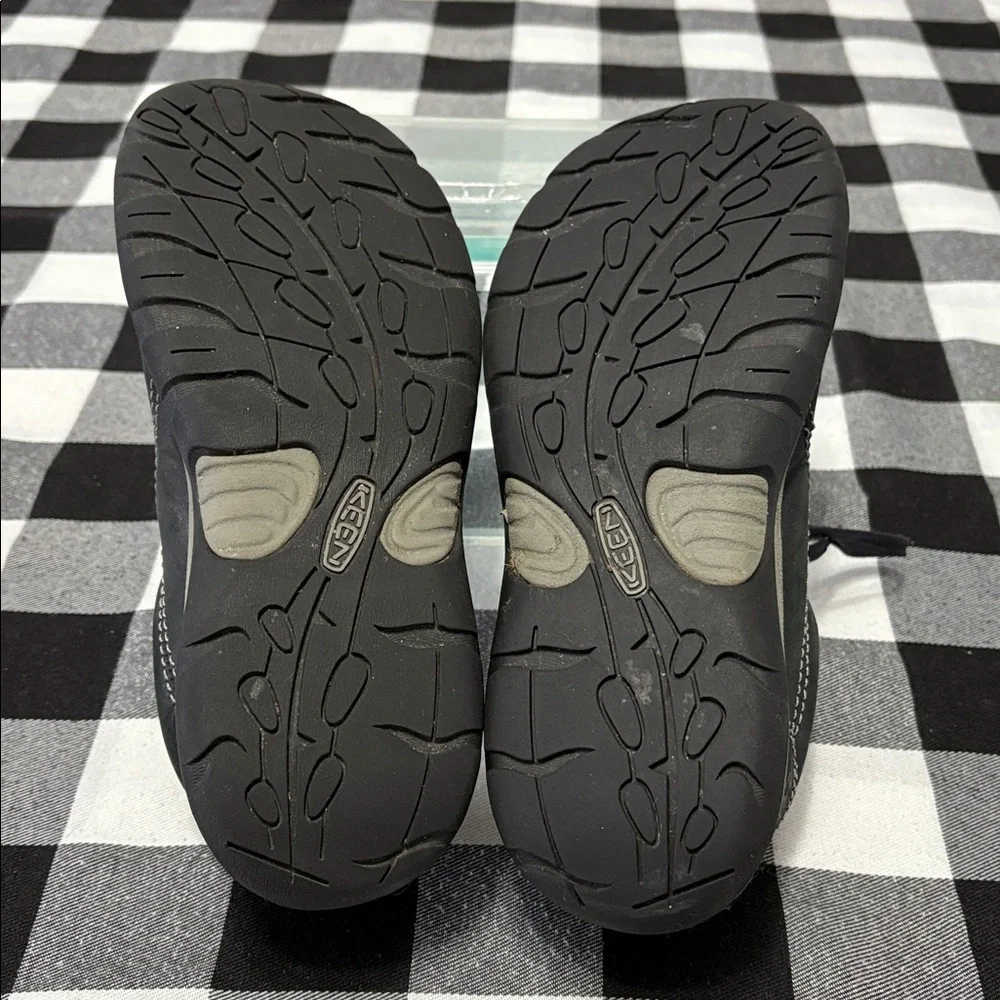 Keen Black Leather Lace Up Shoes Women's Size 7.5 Comfy Flats